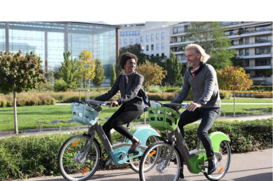 1724-Modele-photo-site-Autolib-Velib-Metropole